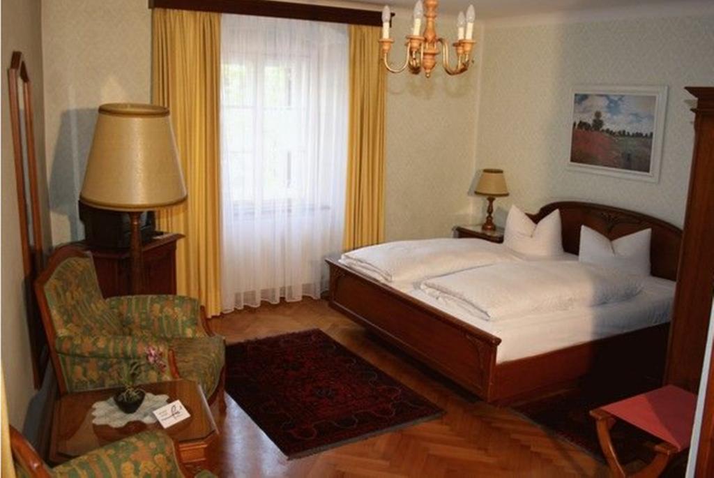 Schlosshotel Post Edelfreisitz Sprengenstein Imst Extérieur photo