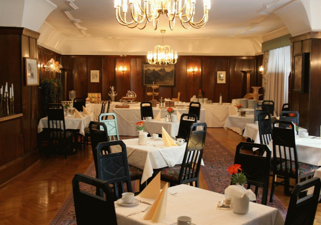 Schlosshotel Post Edelfreisitz Sprengenstein Imst Extérieur photo