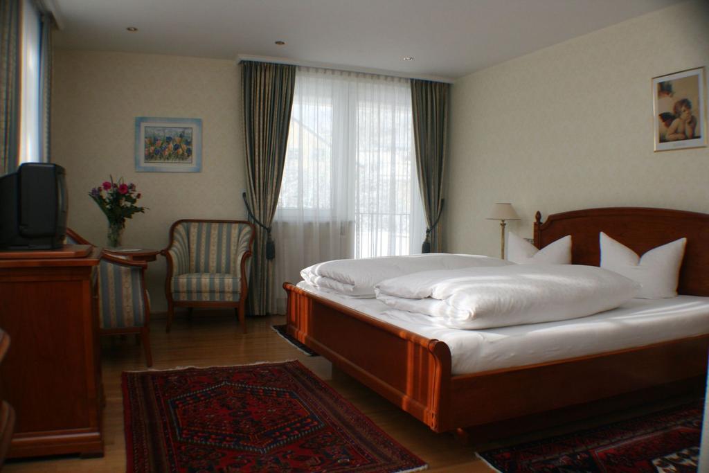 Schlosshotel Post Edelfreisitz Sprengenstein Imst Chambre photo